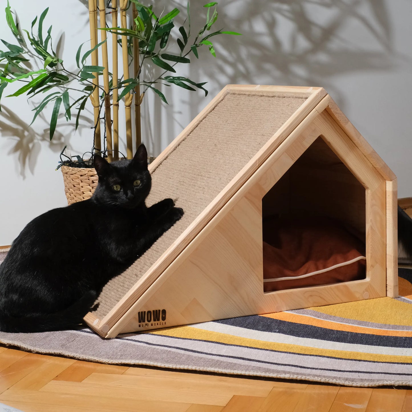 Maison Griffoir en Bois – Espace Confort & Jeu pour Chats